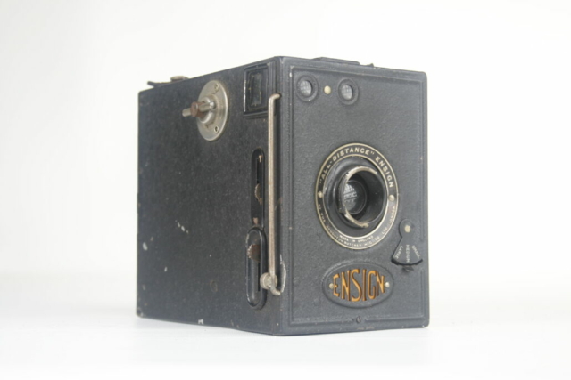 Ensign All distance . 120 film box camera. Ca.1930. Engeland.