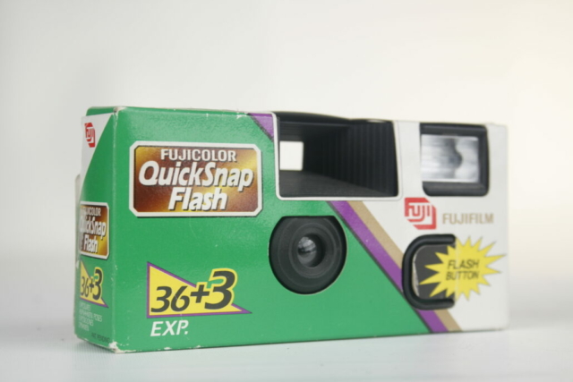 Fuji Fujifilm Fujicolor Quicksnap Flash 36+3 exp.