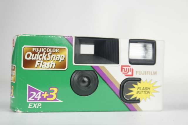 Fuji Fujifilm Fujicolor Quicksnap Flash 24+3 exp.