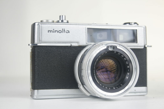 Minolta Hi-Matic 7. Rangefinder camera. 35mm film. 1963. Japan