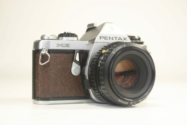 Pentax ME. 35mm. SLR camera. 1977. Japan (2)