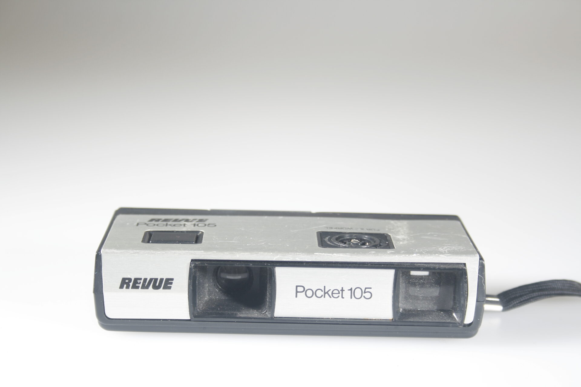 Revue Pocket 105. 110 film. Viewfinder camera. 1976. Duitsland
