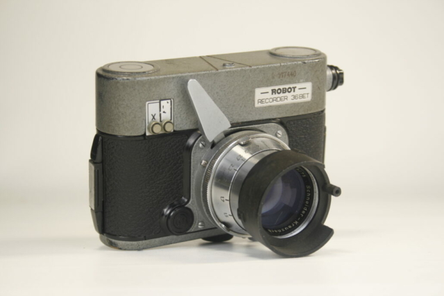 Robot Recorder 36Bet. Politie 35mm snelheidscamera. Ca. 1972