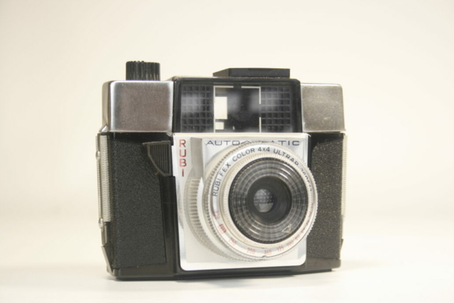 Rubi Fex Automatic. 4×4. 127 film. 1955-1961. Japan