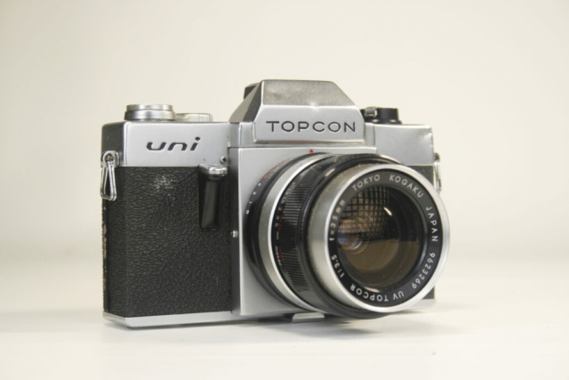 Topcon Uni. 35mm SLR camera. 1964. Japan