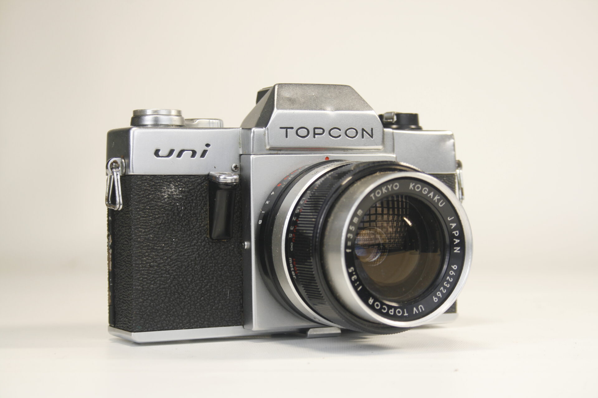 Topcon Uni. 35mm SLR camera. 1964. Japan
