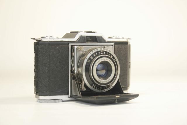 Zeiss Ikon Ikonta 35. 35mm camera. Prontor-S. 1947-1953. Duitsland.