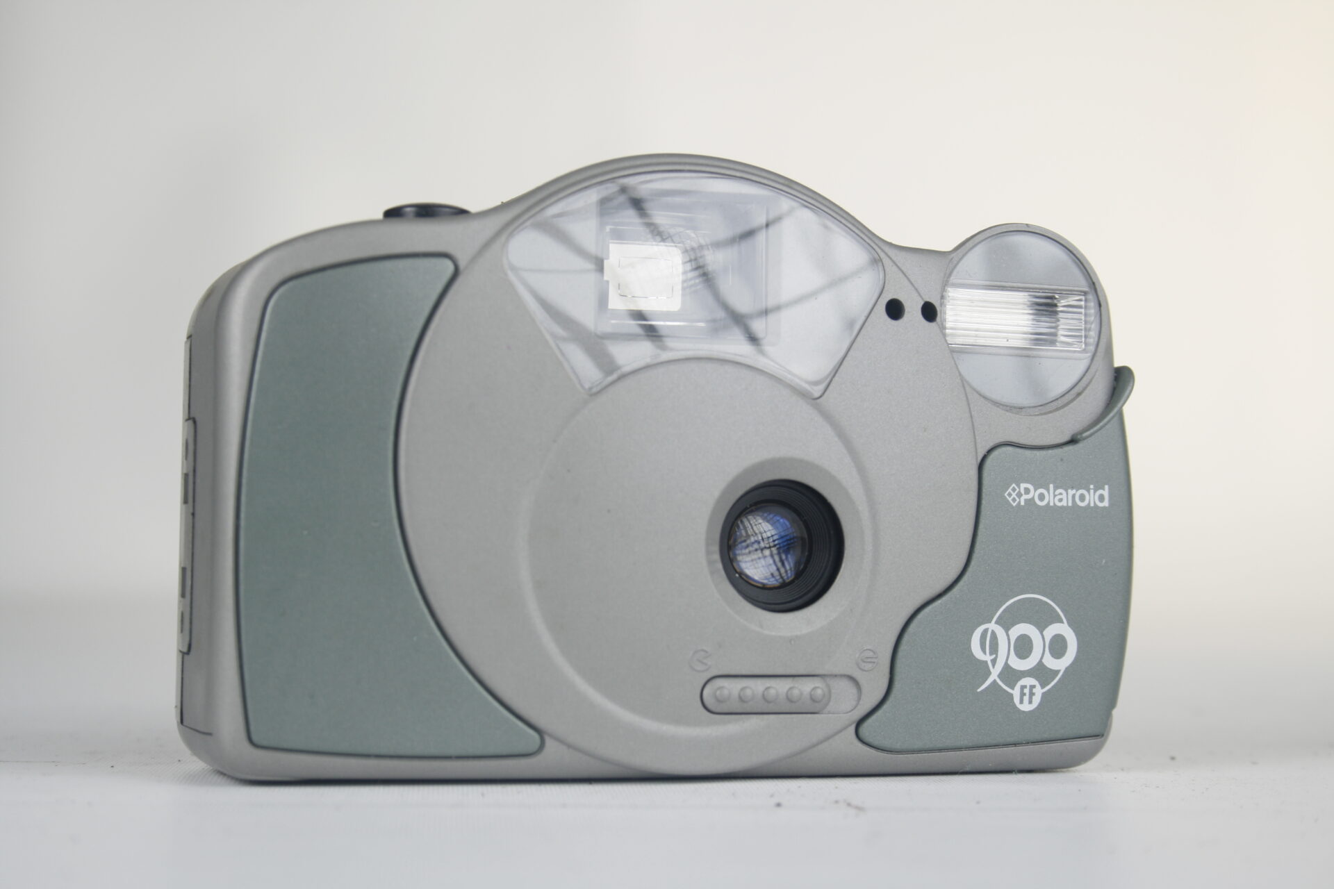 Polaroid 900FF. 35mm camera. 1999. China
