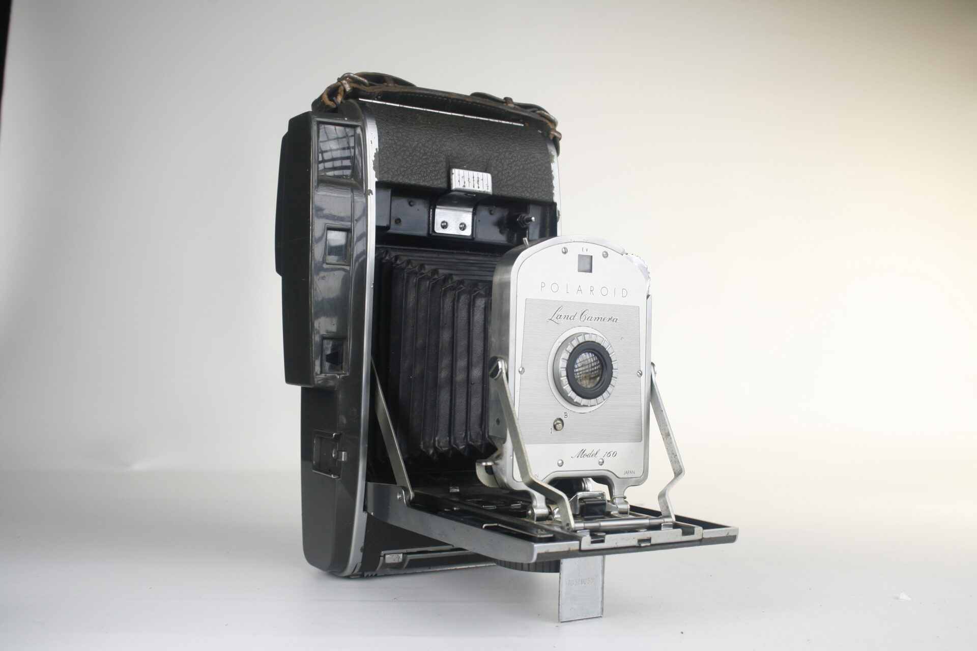 Polaroid Landcamera 160. Instantfilm camera. 1962-1965. Japan