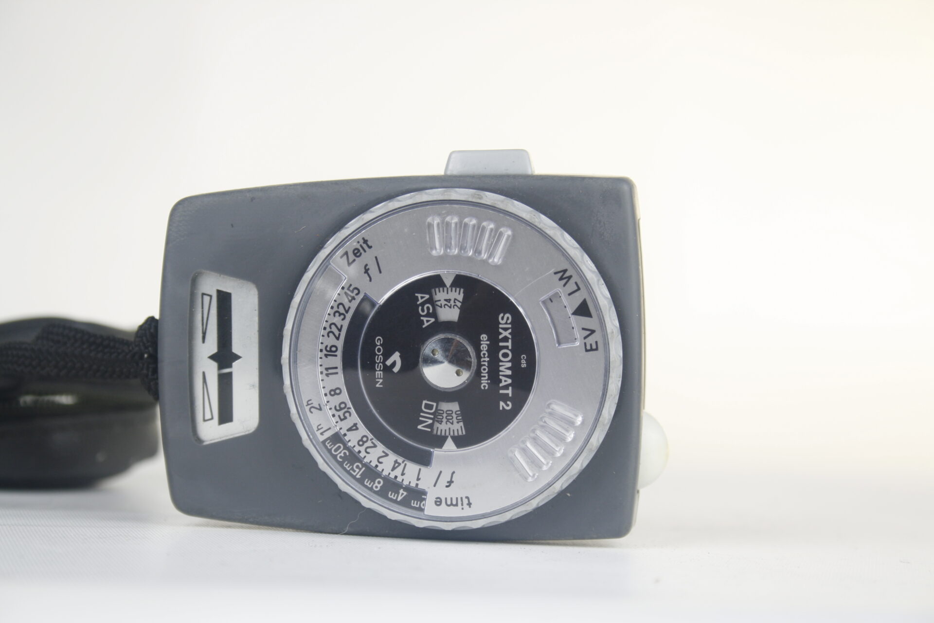 Gossen Sixtomat 2. f1-45. 30min.-1 2000 sec. Lens en lichtmeter. Ca. 1968. Grijs. Duitsland