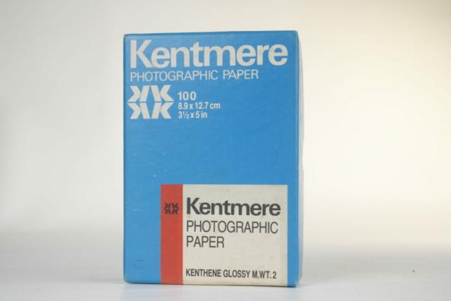 Kentmere fotopapier. Glanzend mat wit. Hardheid 2.